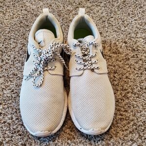 Nike Roshe One size 7